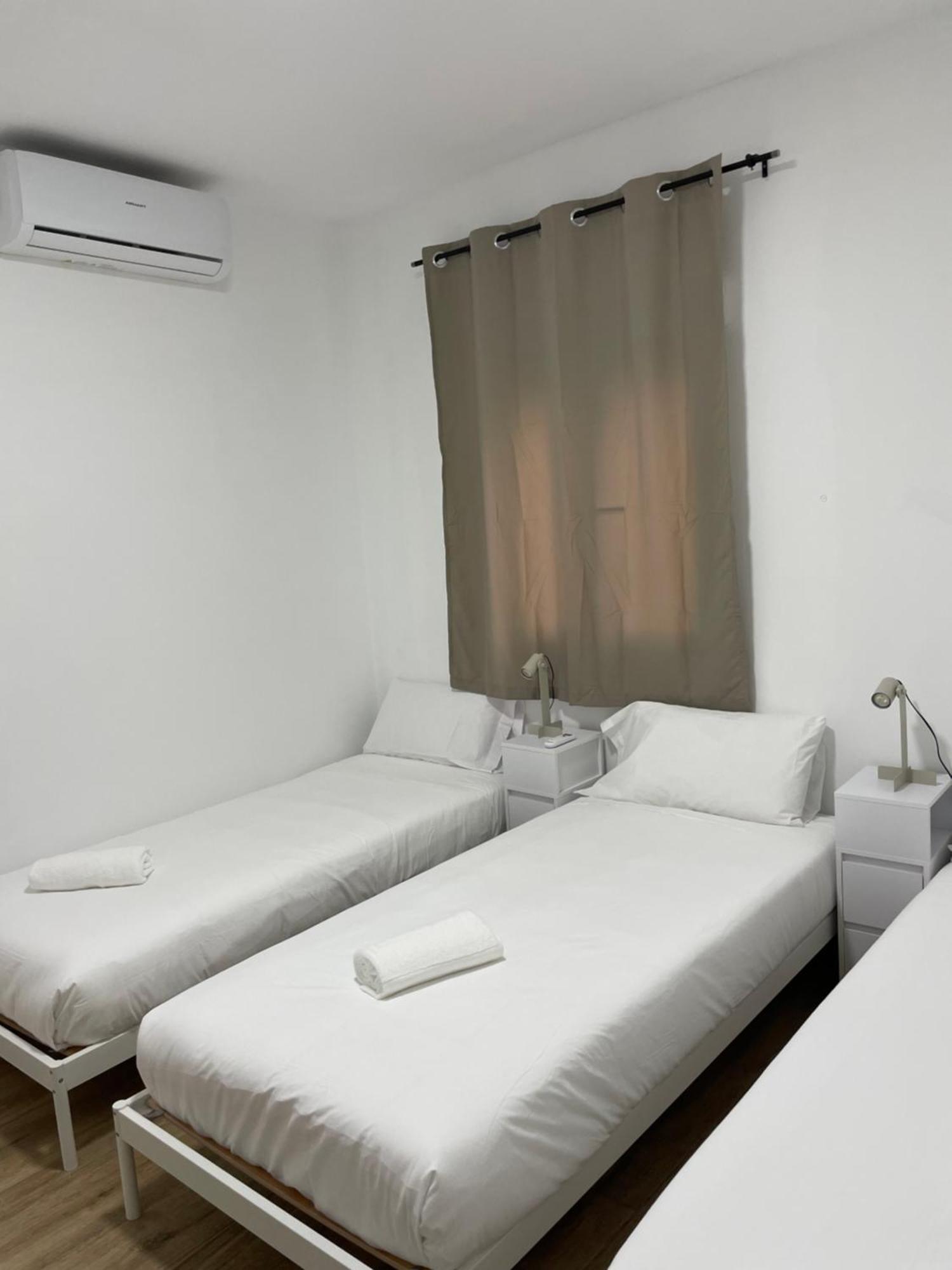 Apartamentos Tarradellas Sants Estacio Barcelona Exterior foto