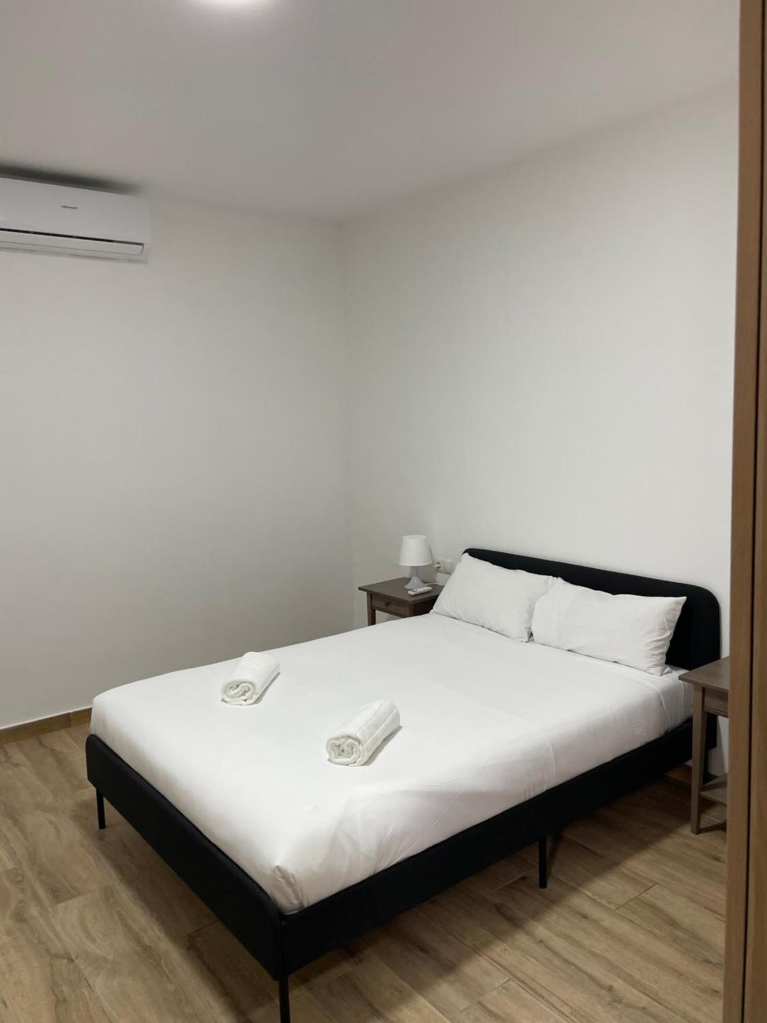 Apartamentos Tarradellas Sants Estacio Barcelona Exterior foto