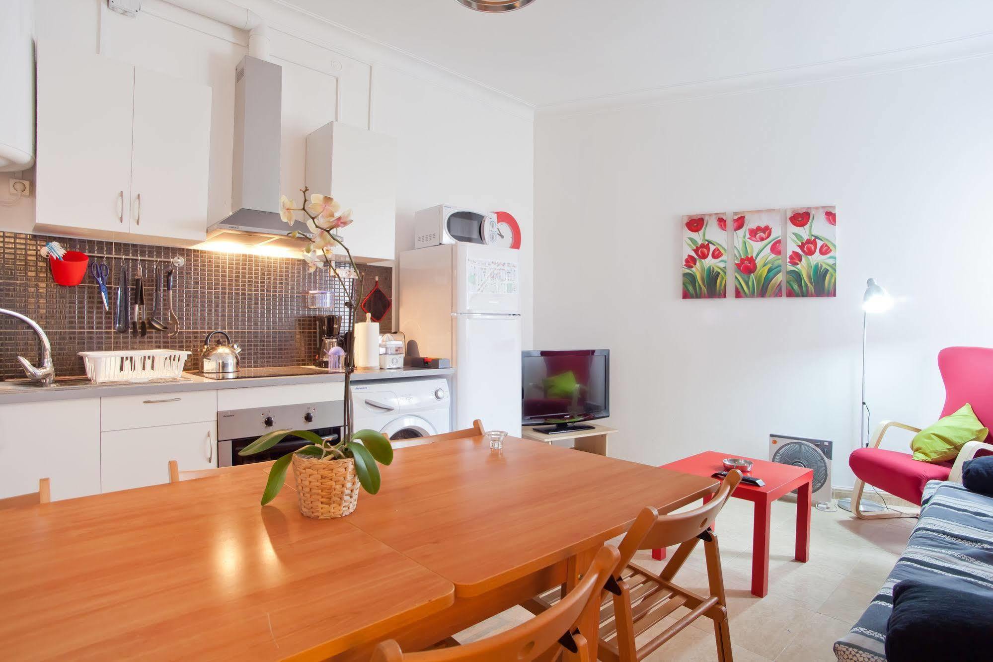 Apartamentos Tarradellas Sants Estacio Barcelona Exterior foto